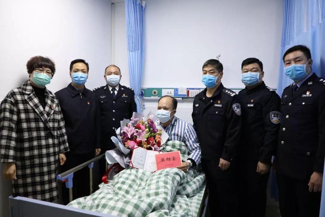 美國新冠肺炎最新動態(tài)，科技重塑防護(hù)，體驗(yàn)未來抗疫之路