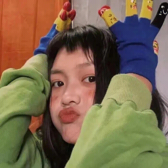 最新頭像女搞怪可愛——小巷中的神秘寶藏頭像集萃