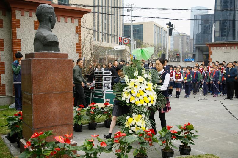 楊浦區(qū)火災(zāi)，溫情故事在小風(fēng)波中展現(xiàn)