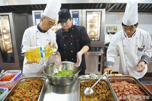 最新株洲廚師招聘，小巷中的美食奇遇之旅