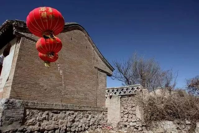 狼窩最新地址及其犯罪現象的深度探討與觀點闡述