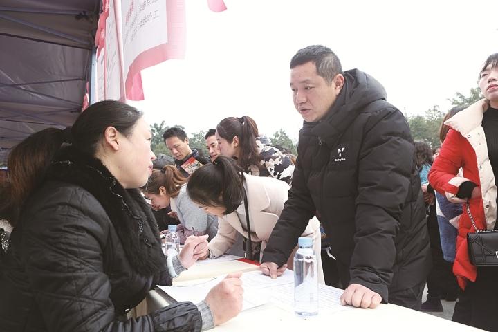 大港區(qū)最新招聘信息一覽，自然美景之旅，探尋內(nèi)心寧?kù)o與平和的旅程