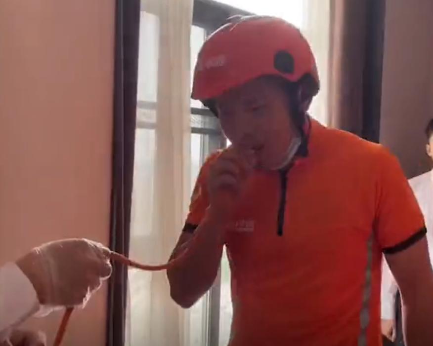 整伴郎的最新招數(shù)，婚禮上的獨特視角