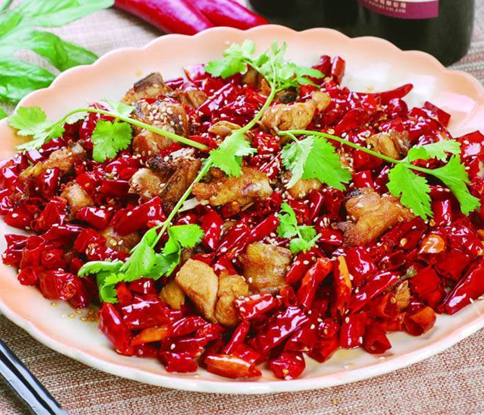 麻辣雞最新，美食背后的友情日常故事