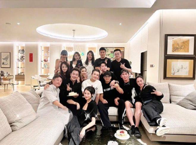 管家婆的資料一肖中特,跺腳詞語解析_80.55.87葉珂