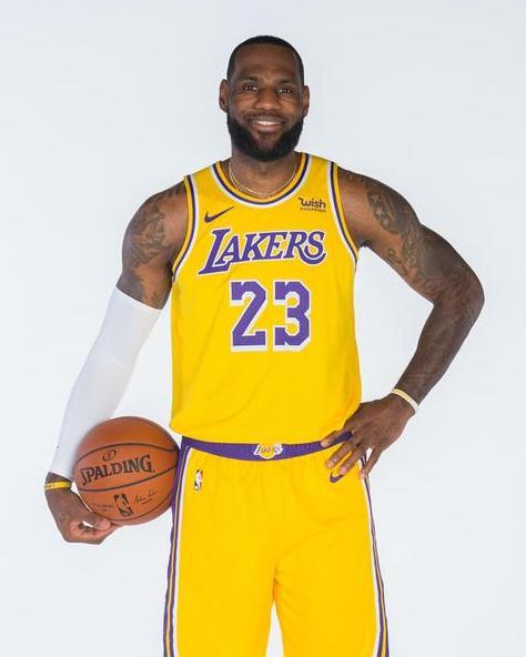 NBA免費(fèi)直播現(xiàn)象的探討，觀點(diǎn)分析與反思