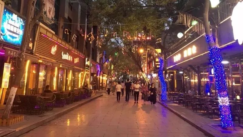 麗菲直播探秘，小巷特色小店的隱藏寶藏與獨(dú)特魅力
