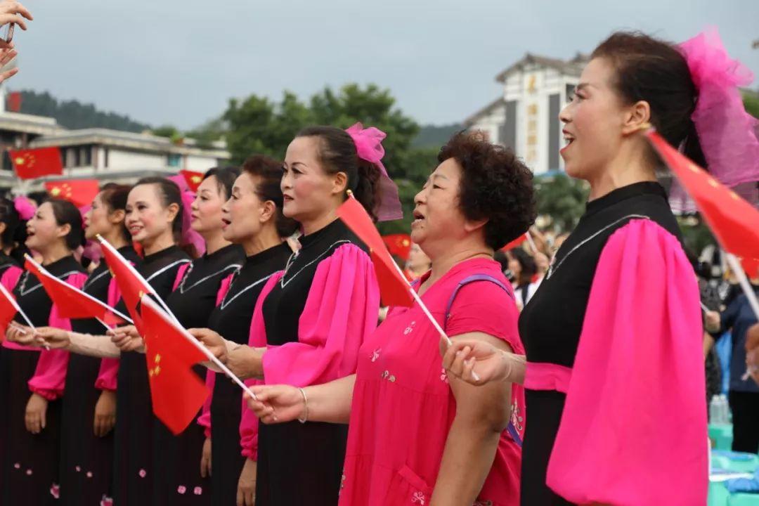 虎牙奮斗直播日常，溫馨趣事分享