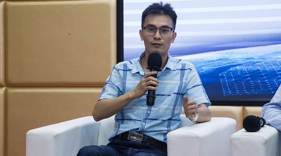 楊海成最新動態(tài)揭秘，多維度視角下的深入探討