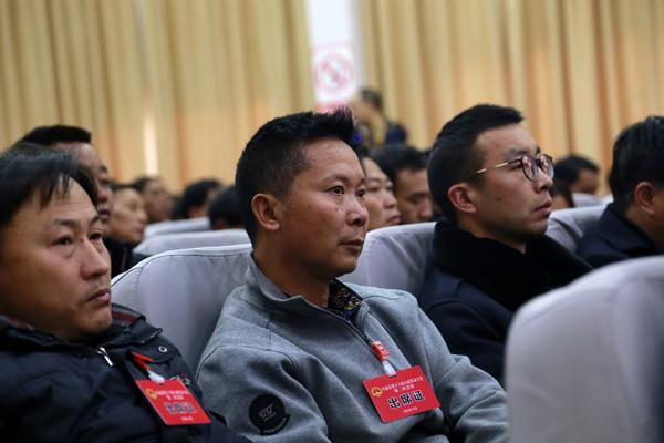 新興縣領(lǐng)導(dǎo)班子引領(lǐng)變革，鑄就輝煌新篇章