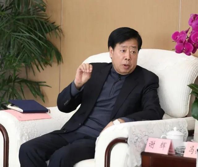 徐礦集團(tuán)最新領(lǐng)導(dǎo)班子,徐礦集團(tuán)最新領(lǐng)導(dǎo)班子，一場(chǎng)與自然美景的旅行對(duì)話，尋找內(nèi)心的寧?kù)o與力量