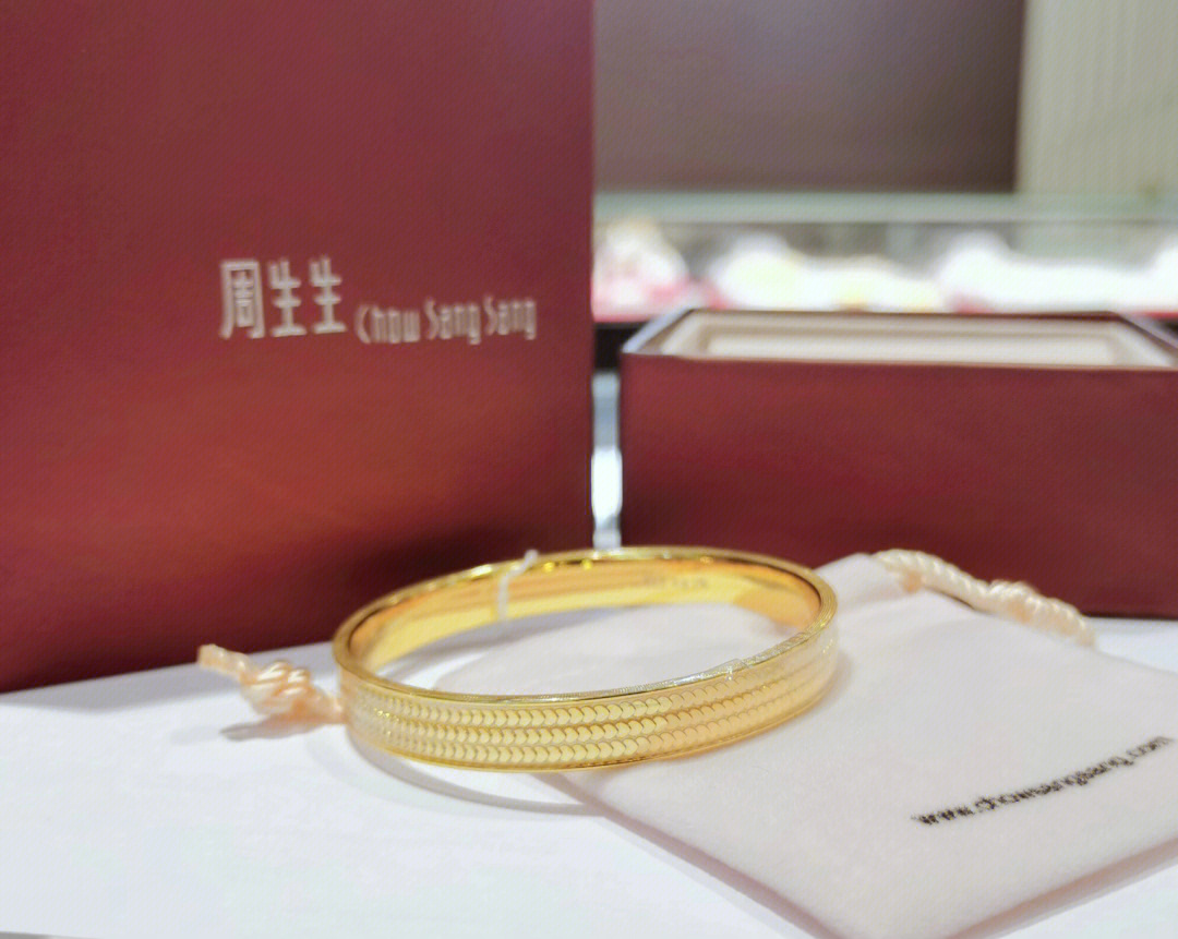 周生生手鐲最新款圖片，時(shí)尚與工藝的完美融合