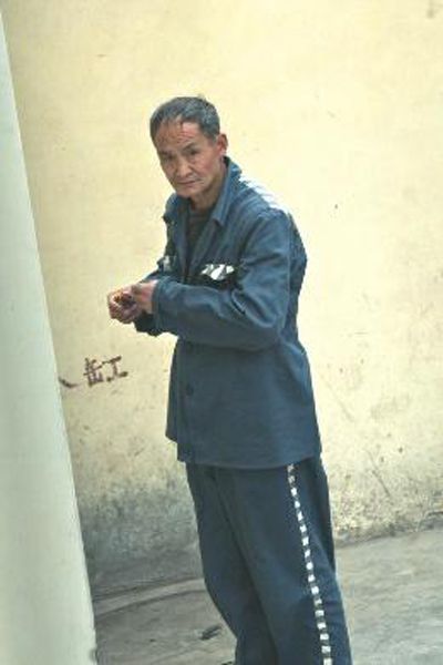 周正龍，草根逆襲成傳奇的足跡最新報道