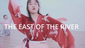 長(zhǎng)綢扇舞閃耀舞臺(tái)，自信成就夢(mèng)想，華麗綻放的獲獎(jiǎng)瞬間