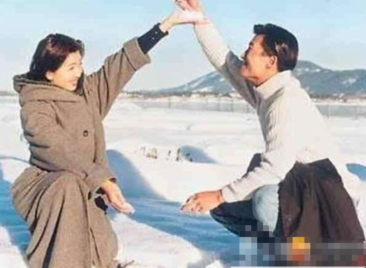 靳東李佳采訪最新視頻,靳東李佳采訪最新視頻，變化中的學(xué)習(xí)之旅，自信與成就感的鼓舞