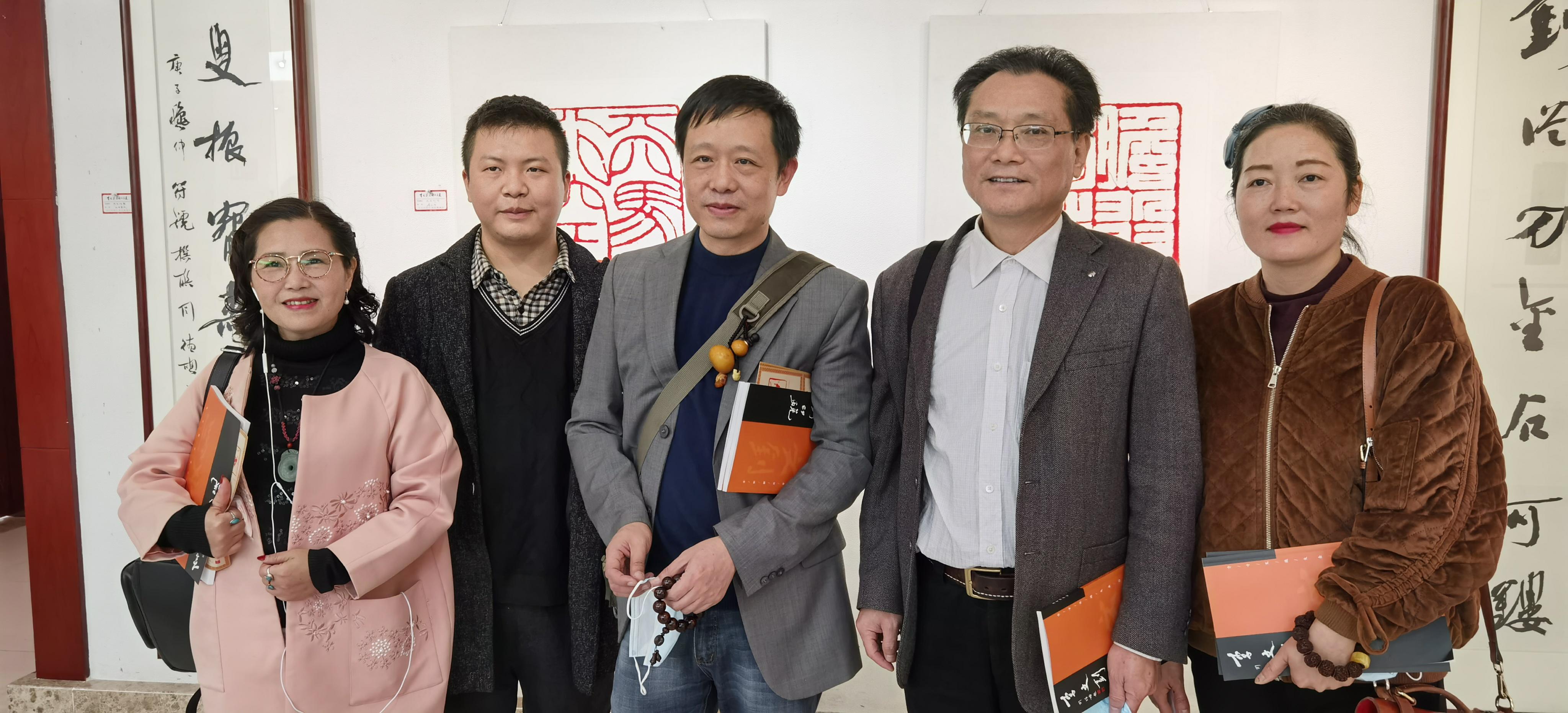 傳統(tǒng)與現(xiàn)代交融的悼念對(duì)聯(lián)，懷念與創(chuàng)新并行的新篇章