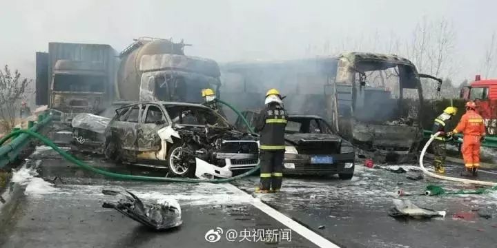 變化中的自信與成就魔法之旅，連環(huán)相撞最新探索