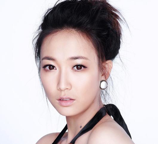 揭秘斗地主演員幕后魅力時光的背后故事
