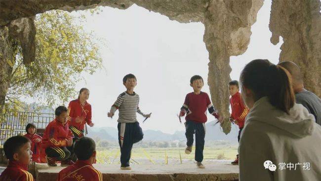 少兒電影佳作盤(pán)點(diǎn)，童年的光影之夢(mèng)之旅