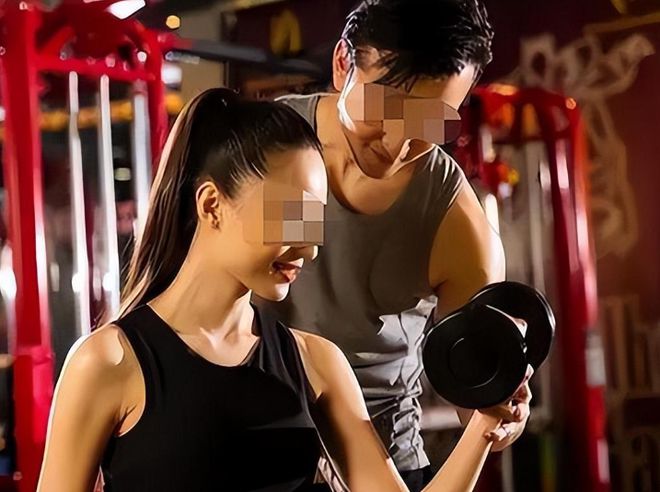 陳女士引領(lǐng)科技潮流，高科技產(chǎn)品讓生活更精彩