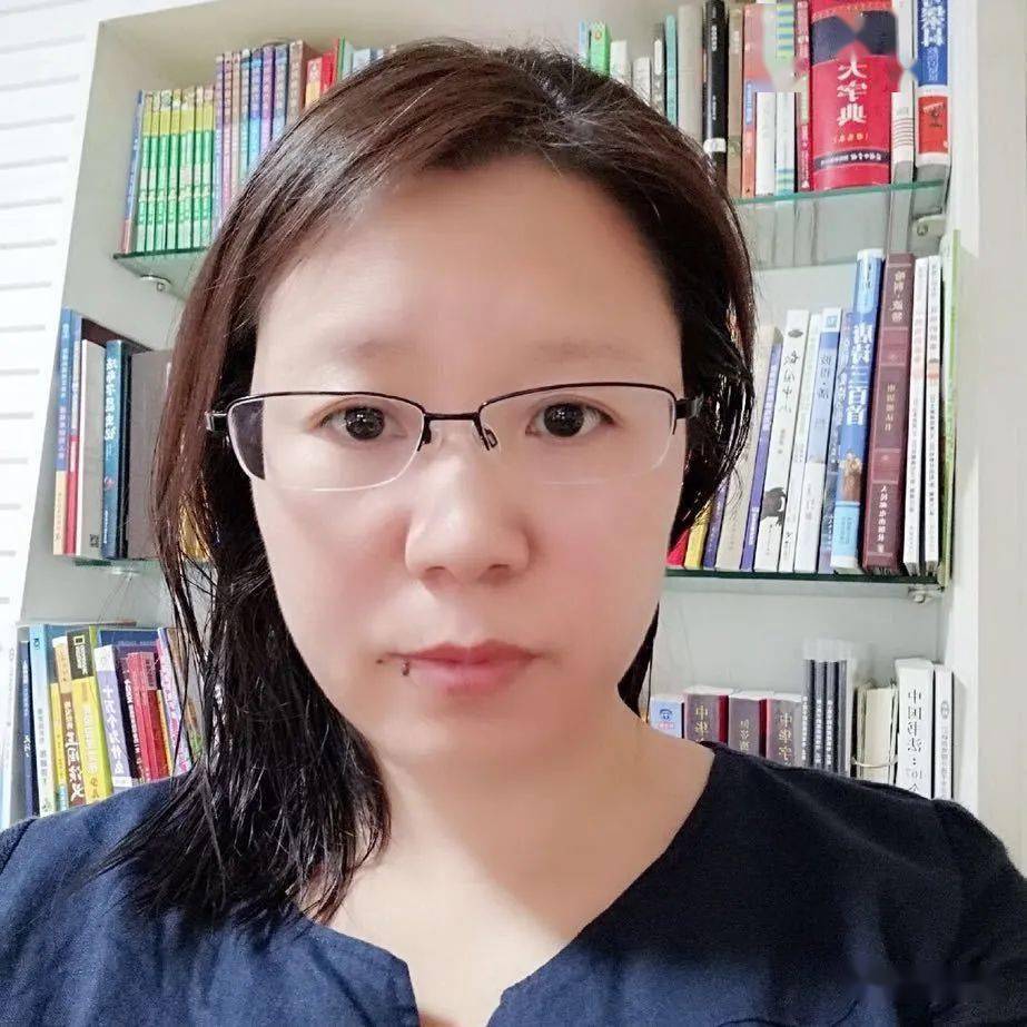 科技與教育的融合探索，催眠眼鏡下的女教師
