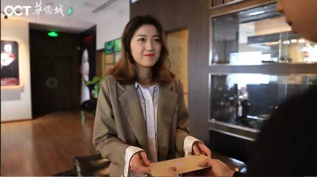 重慶時尚頻道女演員探秘小巷隱秘小店之旅