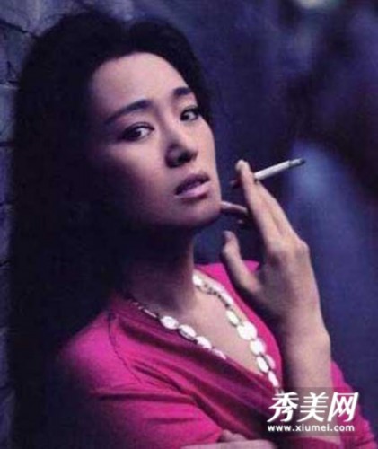 女明星與煙影之謎，迷霧中的故事揭秘