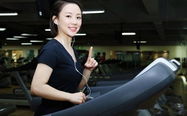 潘曉婷八球比賽，技藝與風采的璀璨展現