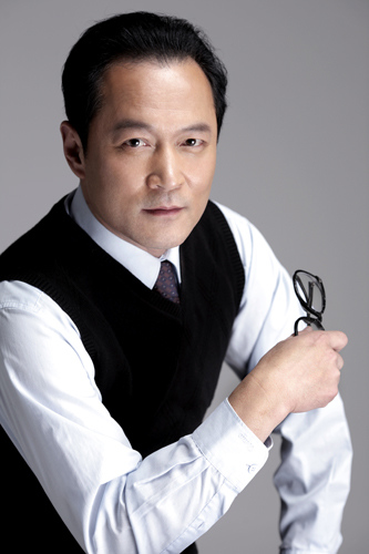 演員王新源簡(jiǎn)介，生平、作品及成就概述