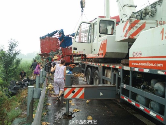 最新貨車側(cè)翻事件，背后的故事與啟示——自信與成長之路的挑戰(zhàn)